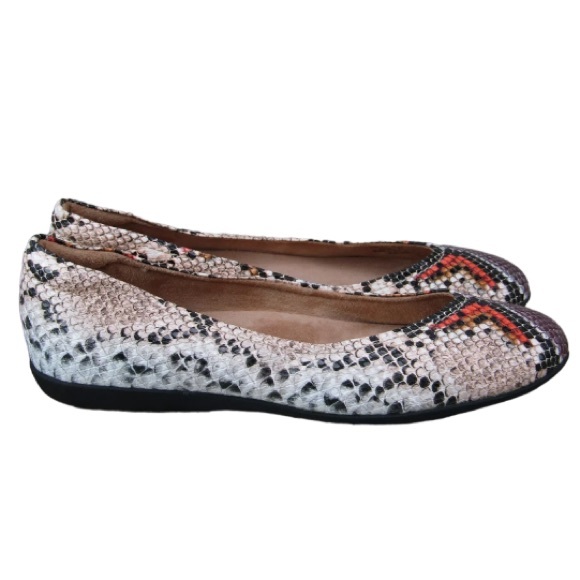 2 PAIRS Naturalizer Loafer Size 6 - Picture 2 of 4